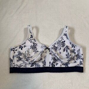 Cacique white blue floral no underwire‎ no padding clasp bra